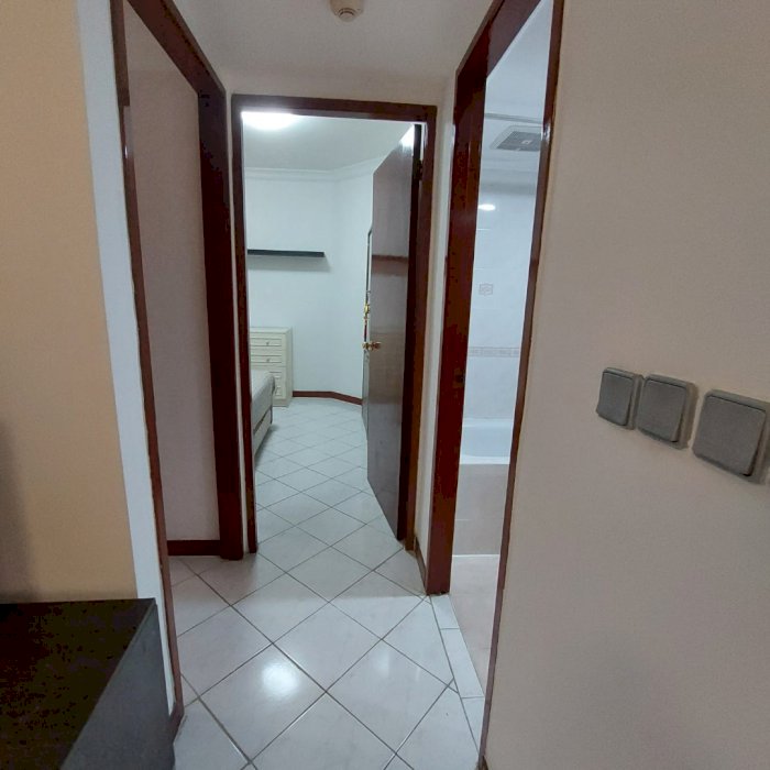 Disewakan Taman Anggrek 2+1BR Full Furnish and Renov City