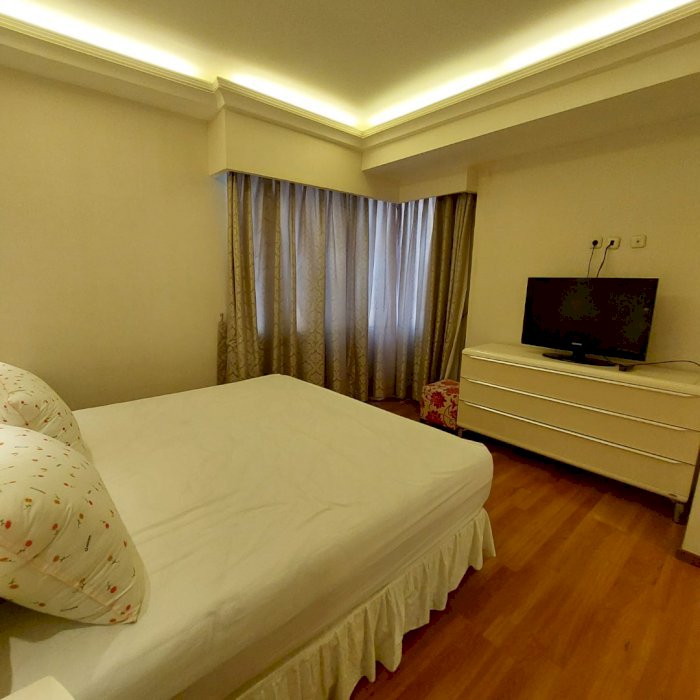 Disewakan Taman Anggrek 2+1BR Full Furnish lantai tinggi