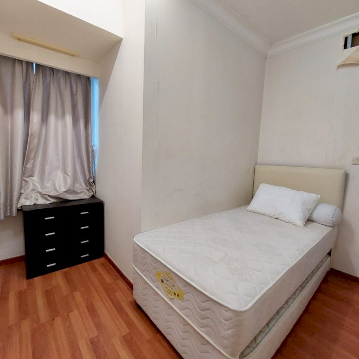 Disewakan Taman Anggrek 2+1BR Full Furnish lantai tinggi