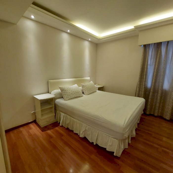 Disewakan Taman Anggrek 2+1BR Full Furnish lantai tinggi