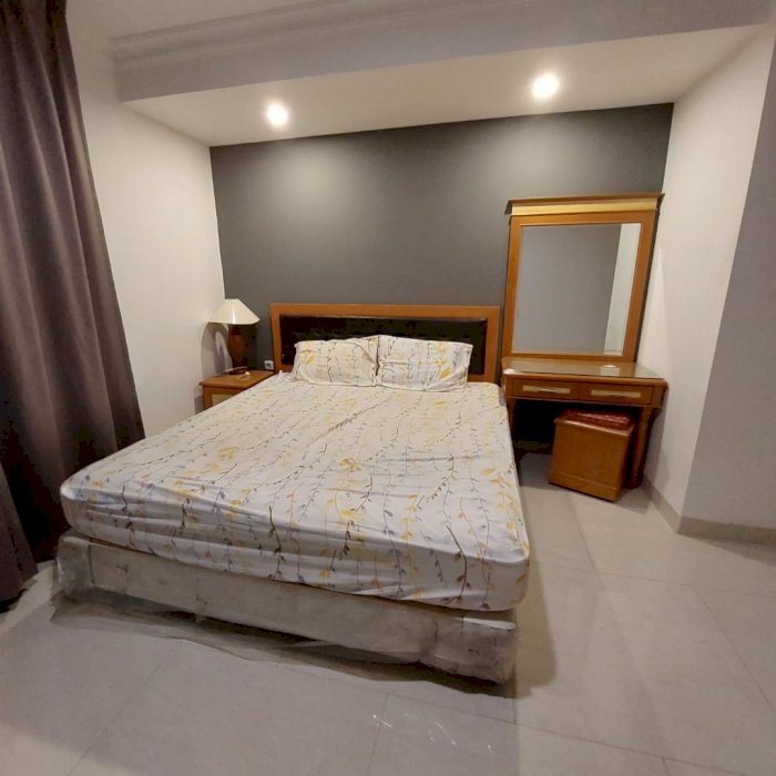 Sewa taman Anggrek Lantai tinggi 2 kamar tidur