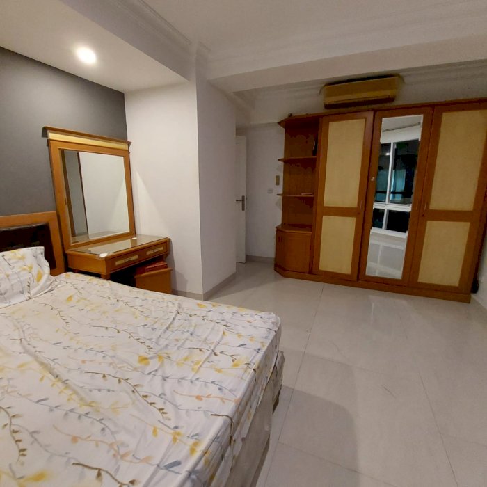 Sewa taman Anggrek Lantai tinggi 2 kamar tidur