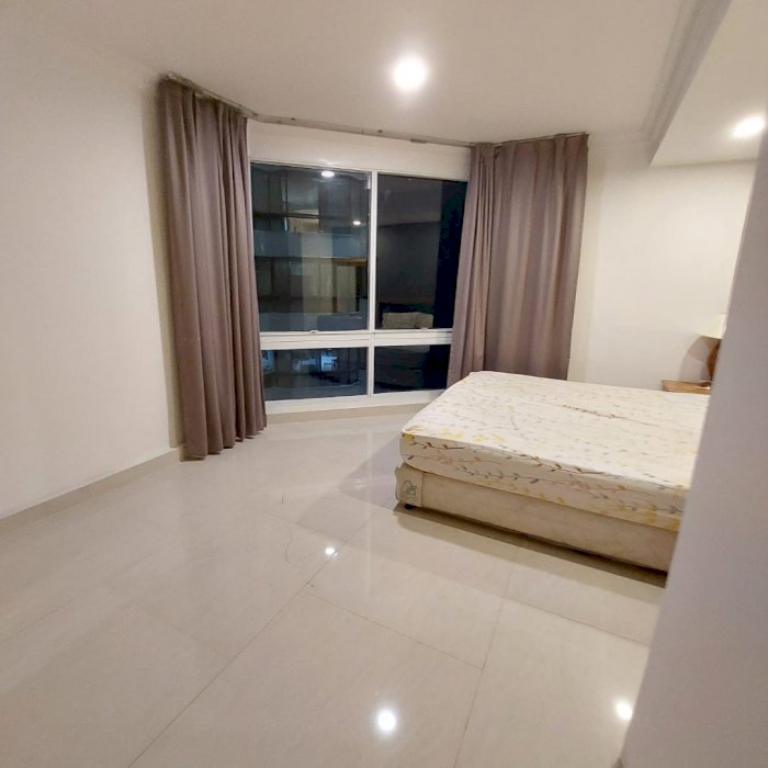 Sewa taman Anggrek Lantai tinggi 2 kamar tidur