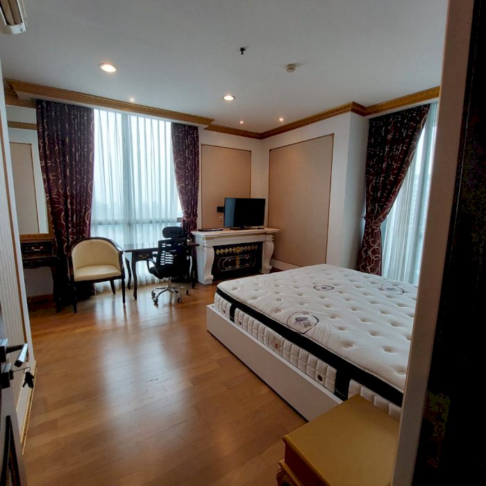 For Rent Residence 8  US 2,200 per month and minimun 12 months
