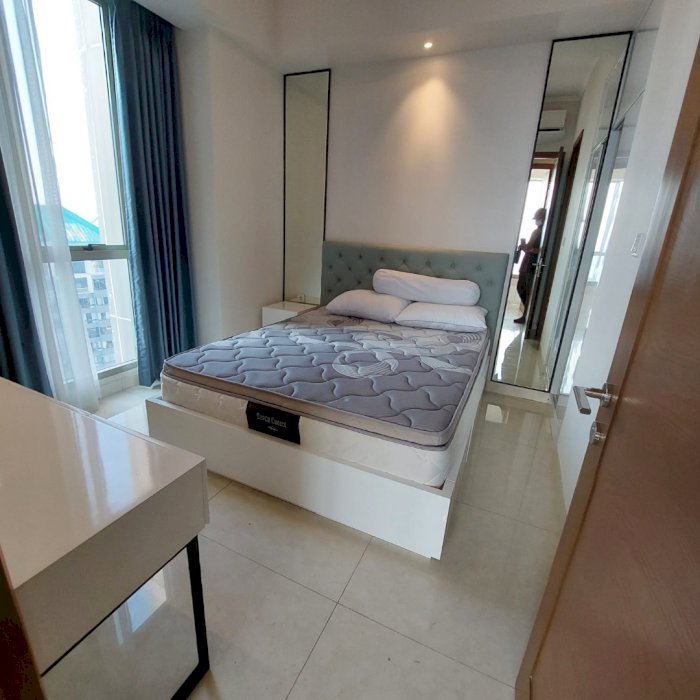 For Rent Taman Anggrek Residence Unit 3+1 BR High Fl