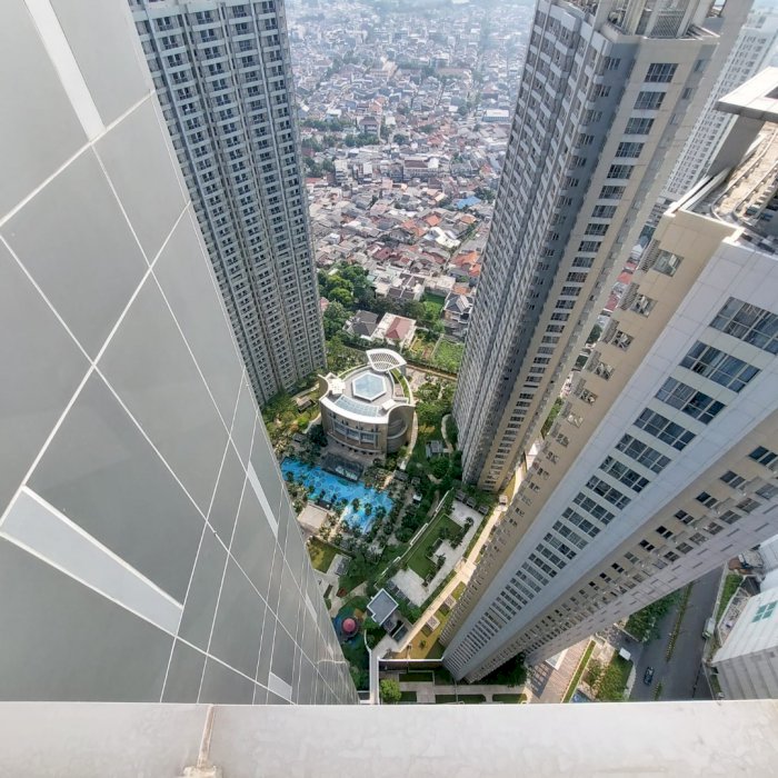For Rent Taman Anggrek Residence Unit 3+1 BR High Fl