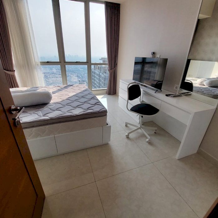 For Rent Taman Anggrek Residence Unit 3+1 BR High Fl
