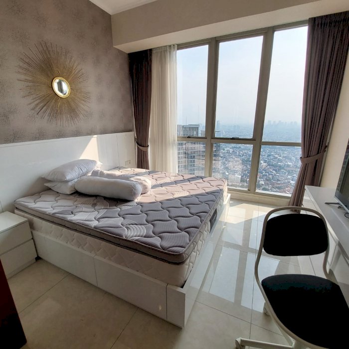 For Rent Taman Anggrek Residence Unit 3+1 BR High Fl