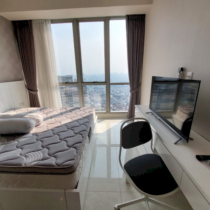 For Rent Taman Anggrek Residence Unit 3+1 BR High Fl