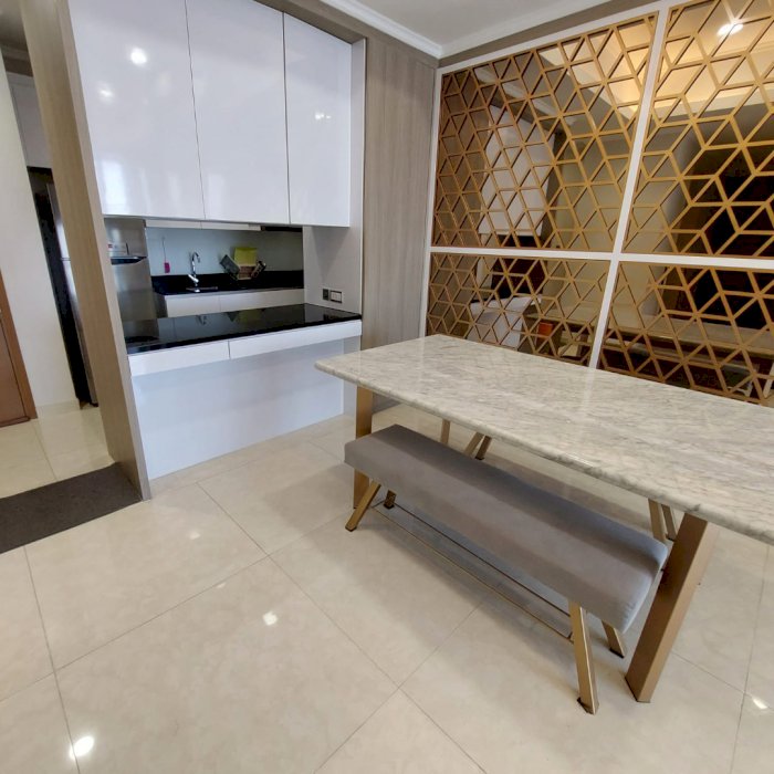For Rent Taman Anggrek Residence Unit 3+1 BR High Fl