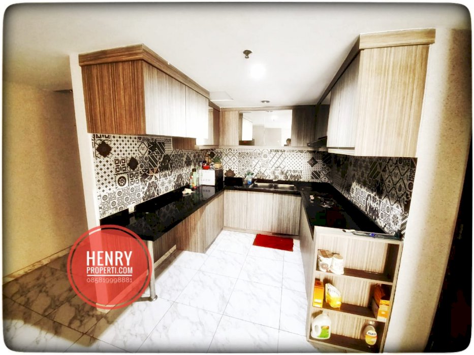 sewa apartemen 3br dengan view city lantai tinggi