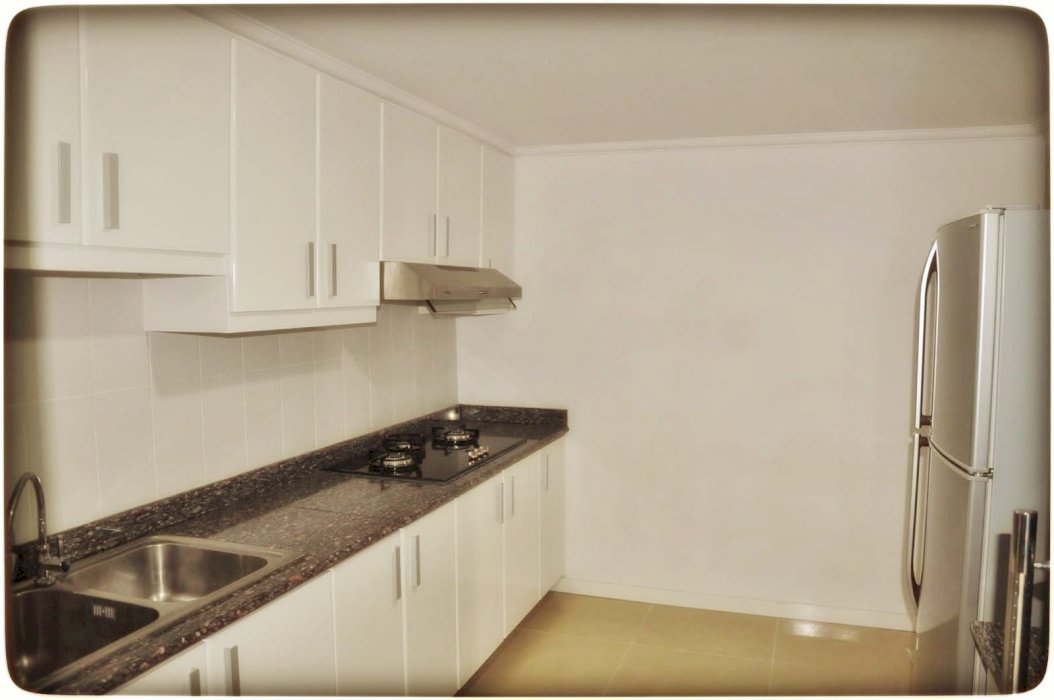 Dijual Unit Spesial 3+1BR City View di Taman Anggrek Condominium