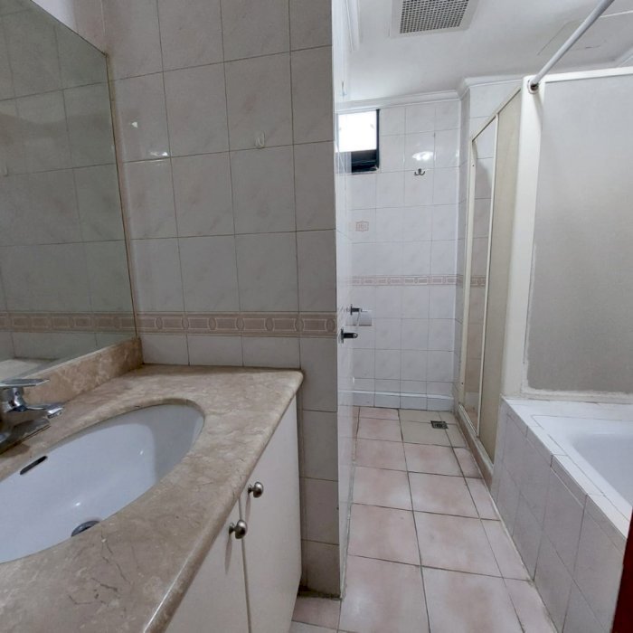 sewa apartemen taman anggrek 3 kamar tidur jakarta barat FF