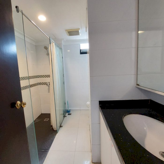 sewa apartemen taman anggrek harga 160 juta pertahun