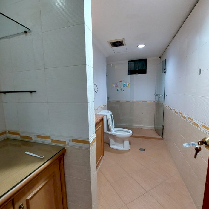 dijual apartemen taman anggrek condominium