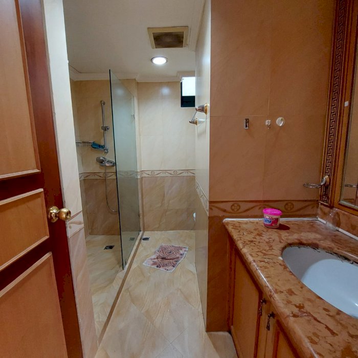 dijual apartemen taman anggrek condominium