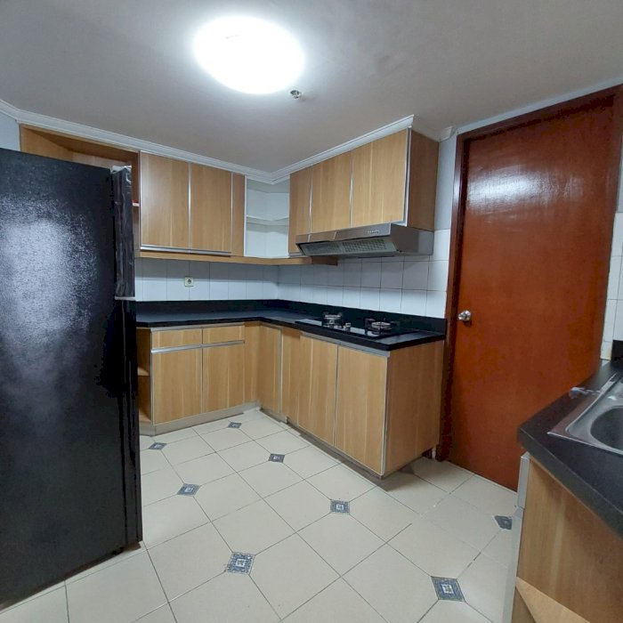 sewa apartemen taman anggrek tanjung duren harga 95 juta pertahun