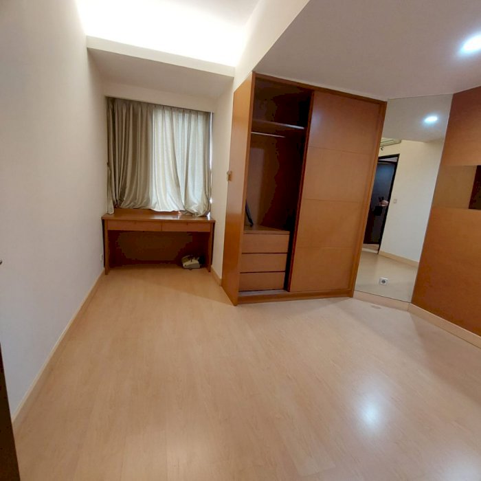 jual unit  taman anggrek condominium 3 kamar tidur hadap taman