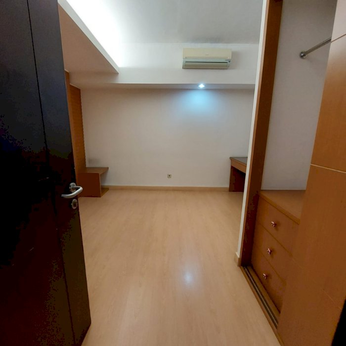jual unit  taman anggrek condominium 3 kamar tidur hadap taman
