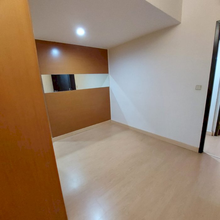 jual unit  taman anggrek condominium 3 kamar tidur hadap taman