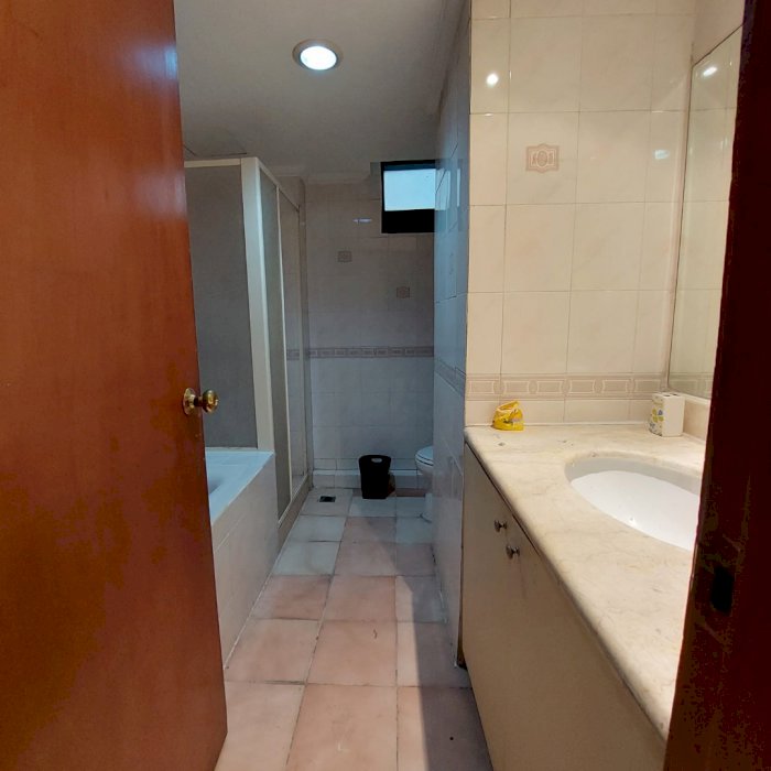 sewa apartemen taman anggrek jakarta barat fasilitas lengkap city view
