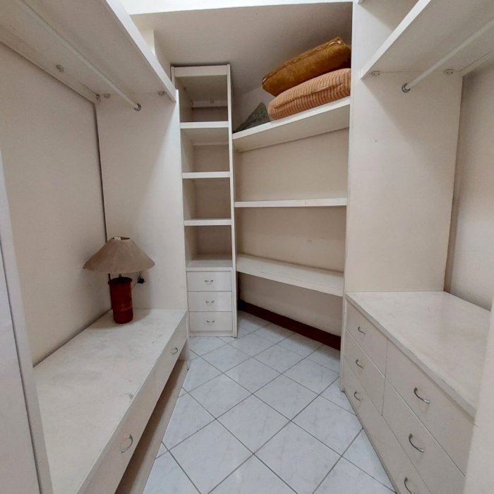 sewa apartemen taman anggrek jakarta barat fasilitas lengkap city view