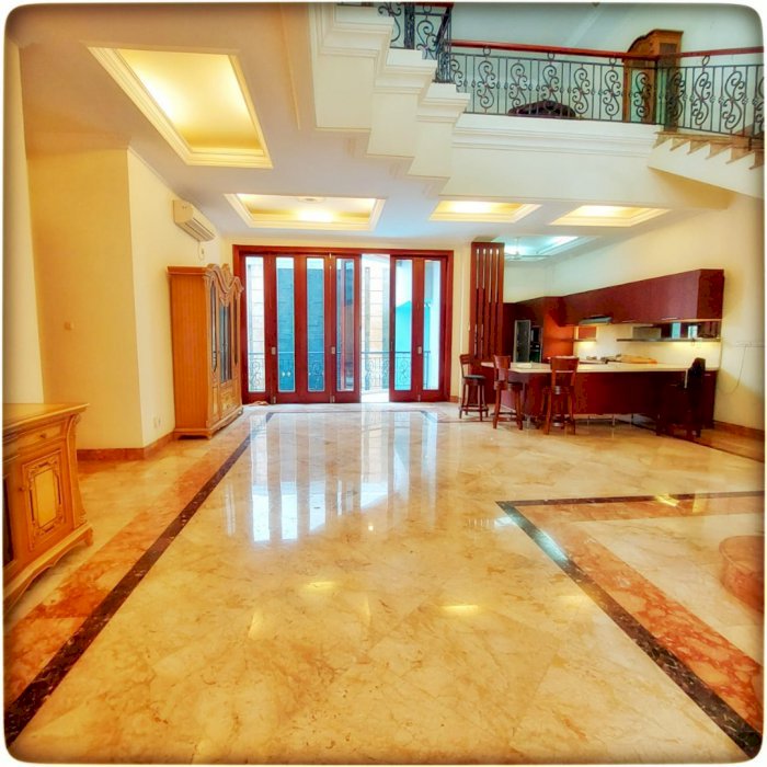 Disewakan Rumah Baru Renov Kamar 4+1Study Dekat Mall Pondok Indah