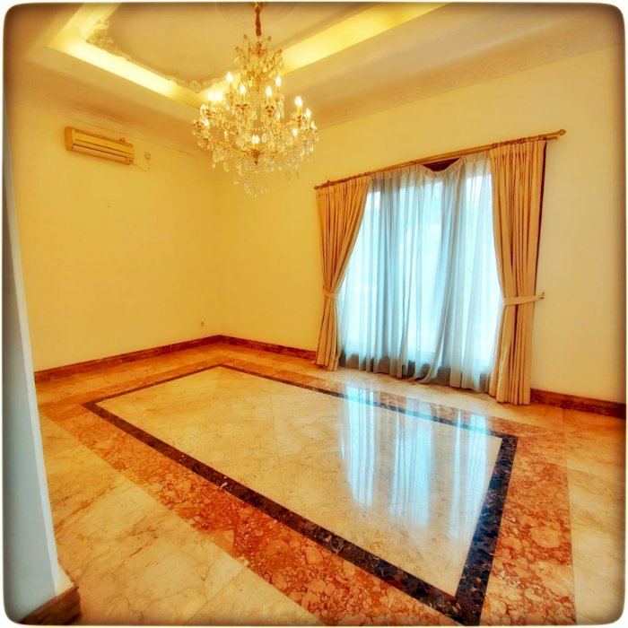 Disewakan Rumah Baru Renov Kamar 4+1Study Dekat Mall Pondok Indah