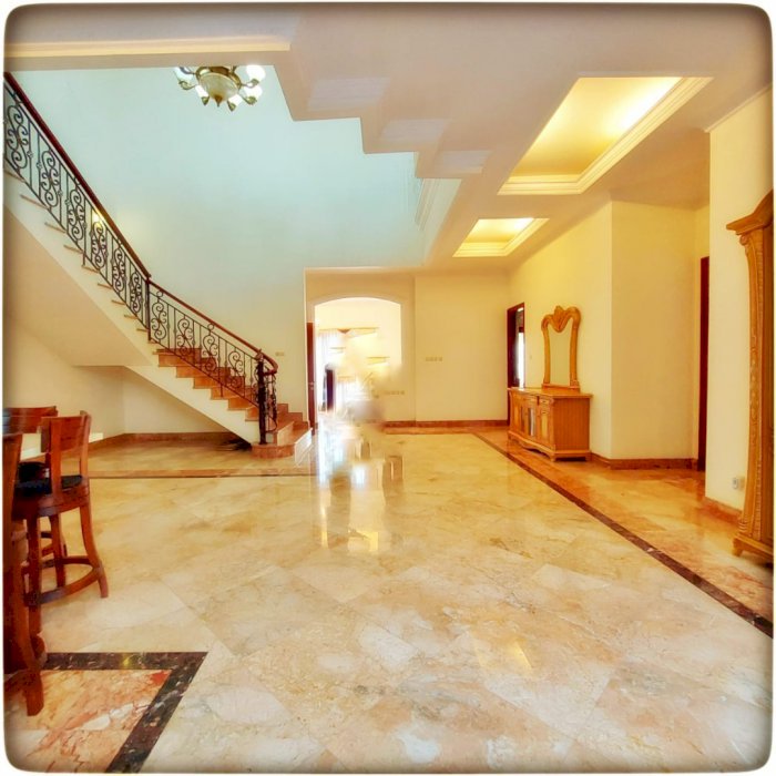 Disewakan Rumah Baru Renov Kamar 4+1Study Dekat Mall Pondok Indah