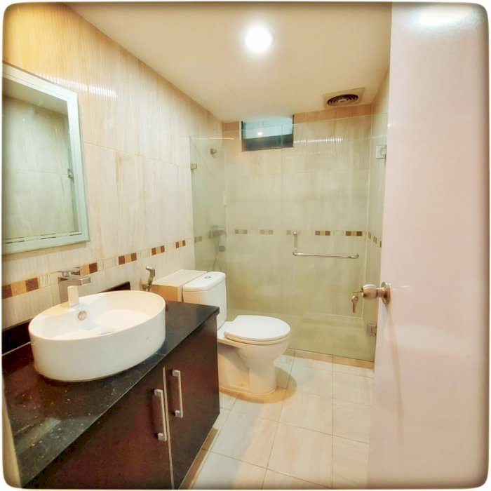 disewakan apartemen taman anggrek condominium harga 75 juta pertahun
