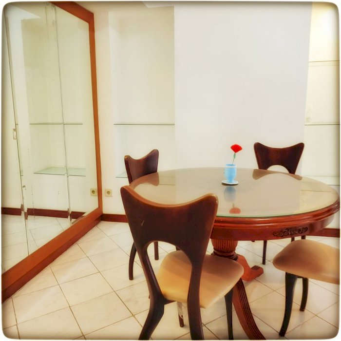 disewakan apartemen taman anggrek condominium harga 80 juta pertahun