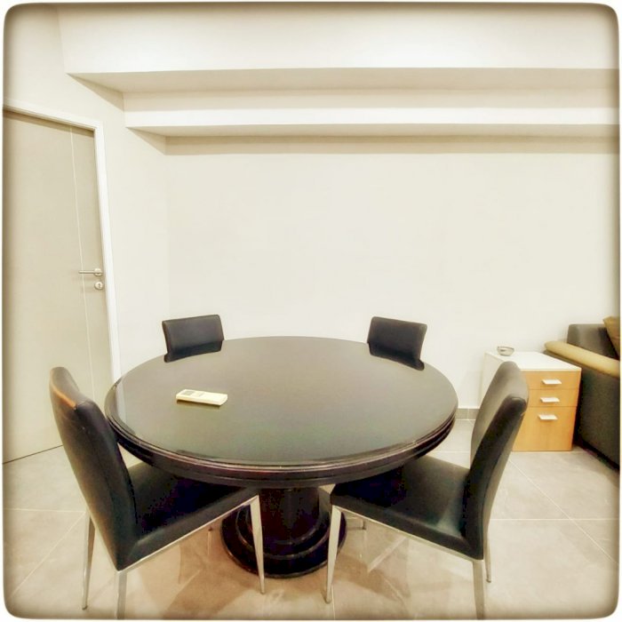 sewa apartemen taman anggrek condominium pemandangan garden 2br