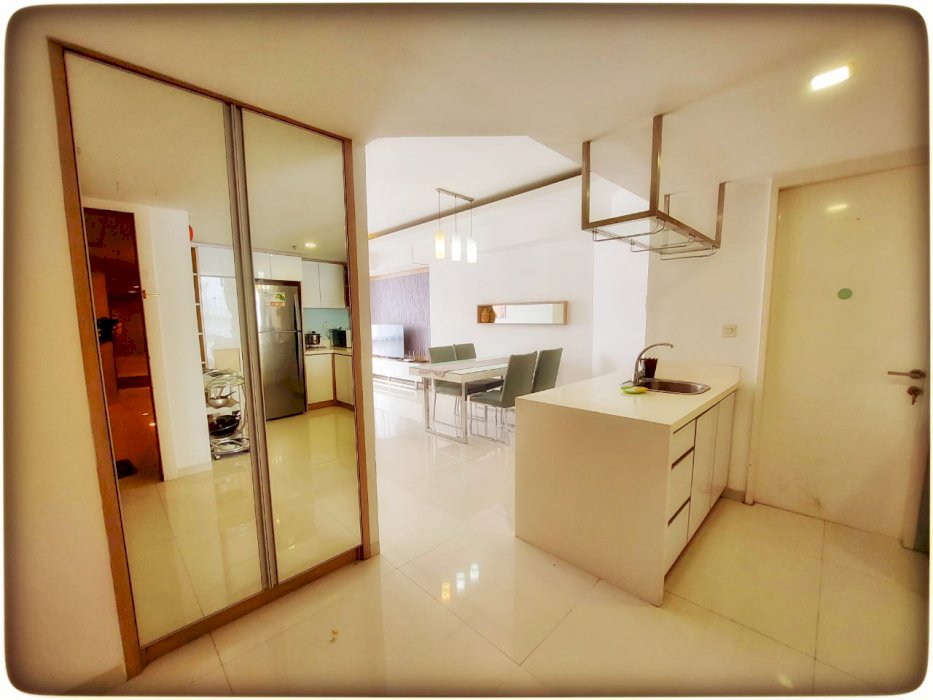 sewa 2 kamar tidur apartemen taman anggrek condominium jakarta barat