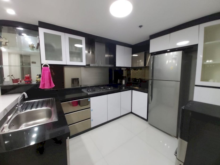 sewa apartemen taman anggrek condominium lantai tinggi sudah renov