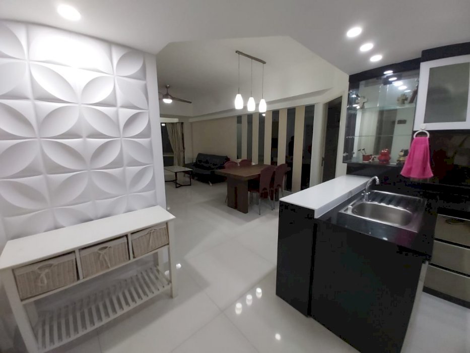 sewa apartemen taman anggrek condominium lantai tinggi sudah renov
