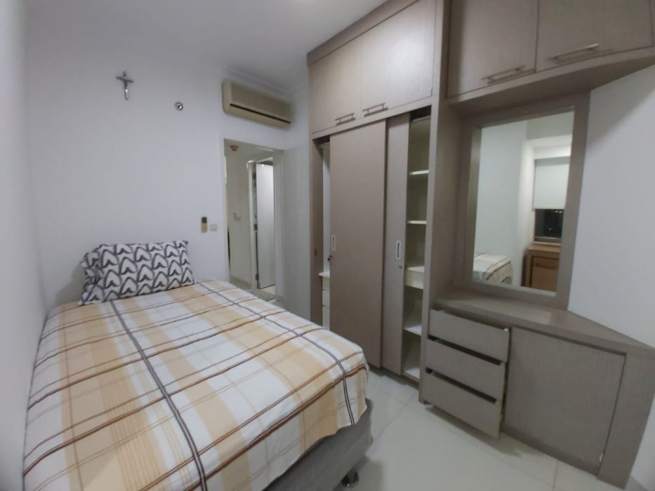 sewa apartemen taman anggrek condominium lantai tinggi sudah renov
