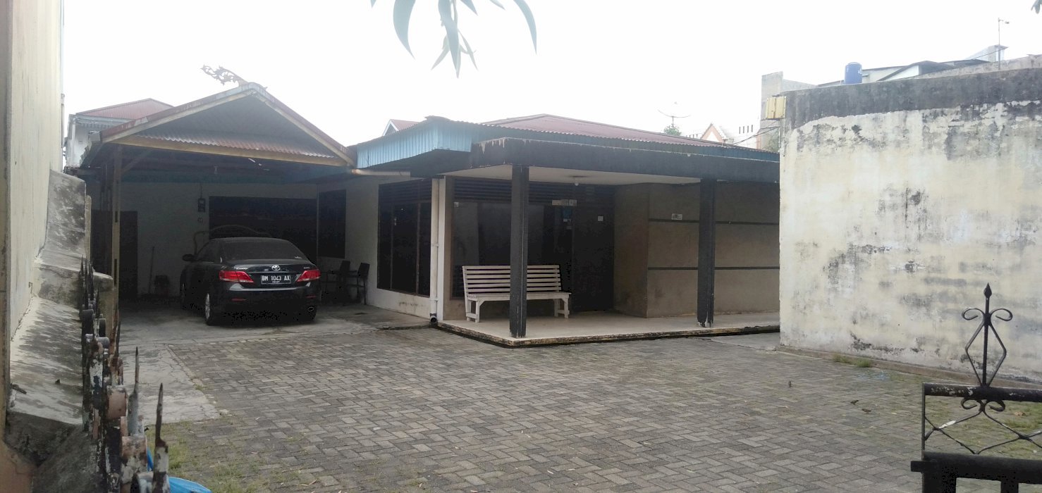 dijual rumah dg kos2an