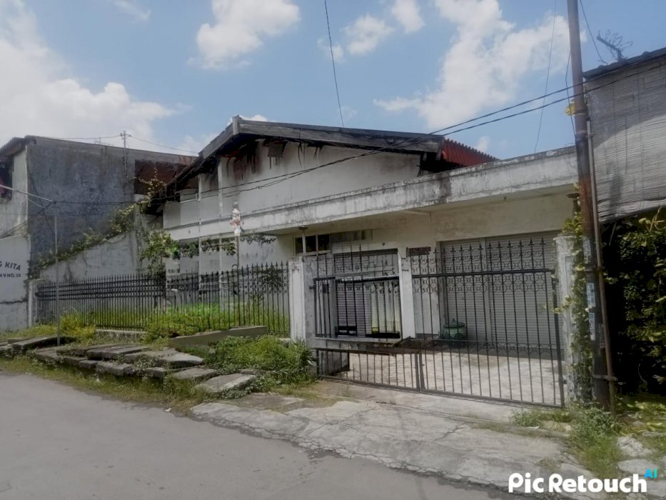 Rumah hitung tanah di Manyar Rejo
