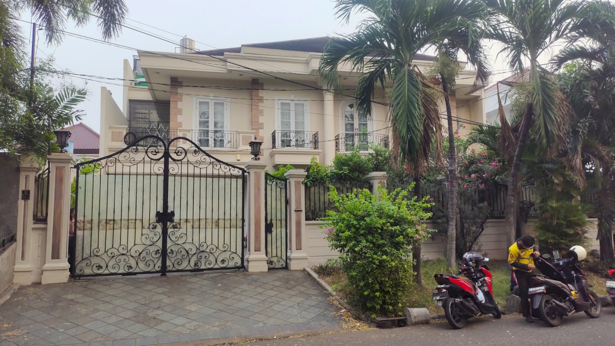 DIJUAL RUMAH MEWAH Pondok Indah Fully Furnish sebelah PIM