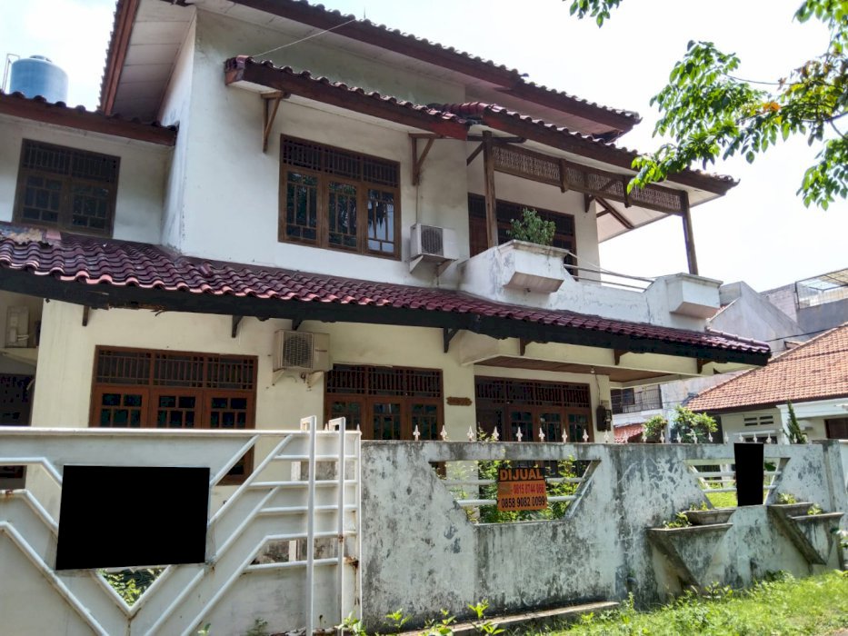 DIJUAL RUMAH HOEK PURI INDAH