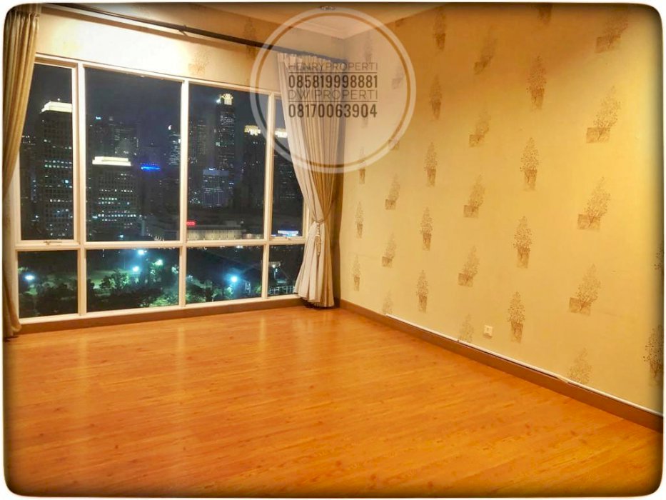 dijual  Senayan Residence 4 BR Full Furnish Golf View