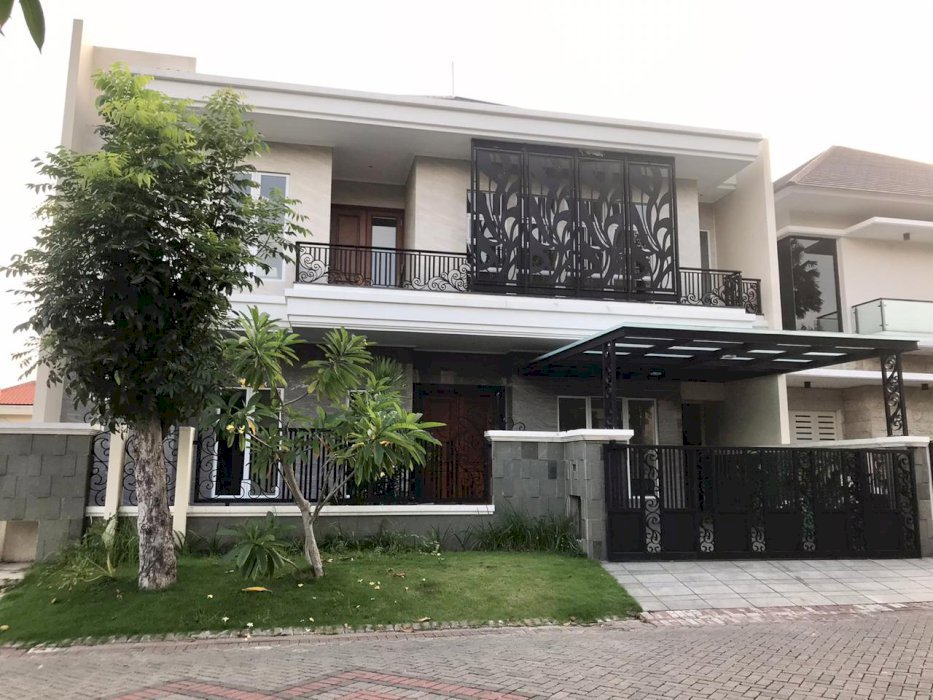 DIJUAL RUMAH MEWAH GRAHA FAMILY, SURABAYA JAWA TIMUR