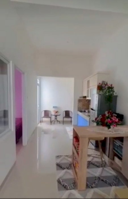 Rumah cantik dengan 3 kamar tidur di Aryana karawaci Tangerang