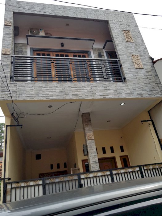 DISEWAKAN RUMAH STRATEGIS UNTUK KANTOR & HUNIAN DI TANGERANG