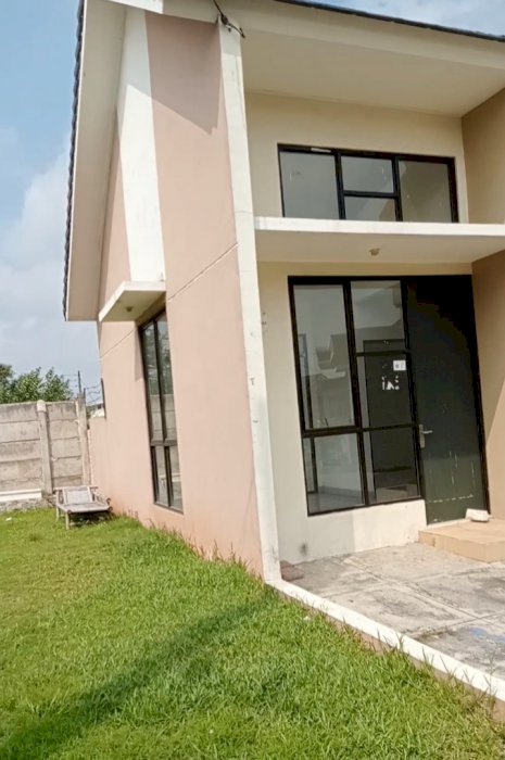 Rumah Hook 1 lantai depan taman cluster Nusa Aryana karawaci Tangerang