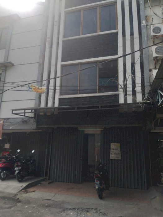 Ruko  dalam kompleks tidak bnjr dan Aman dekat kawasan9