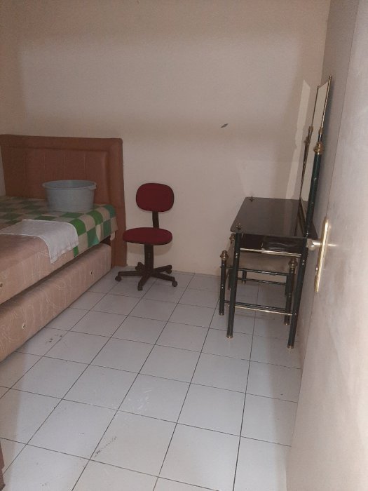 Di Jual Rumah Di Taman Besakhi Sentul LT 120M2  LB 70M2 RP 900 JT NEGO