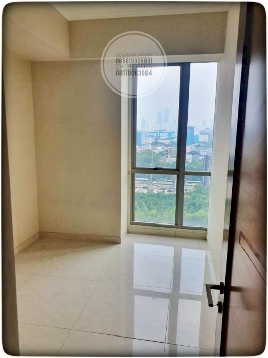 Disewa Taman Anggrek Residence Unit Condo 3BR Low Fl Semi Furnish