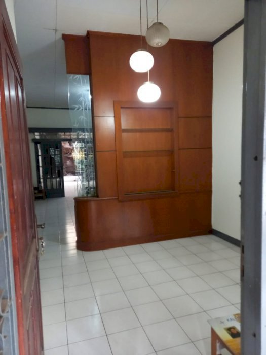 Dijual Rumah Terawat Siap Huni Lokasi Strategis di Taman Kopo Indah 1