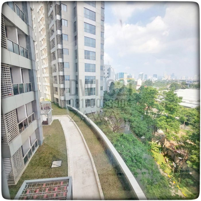 Disewa Taman Anggrek Residence 2BR Semi Furnish Best City View